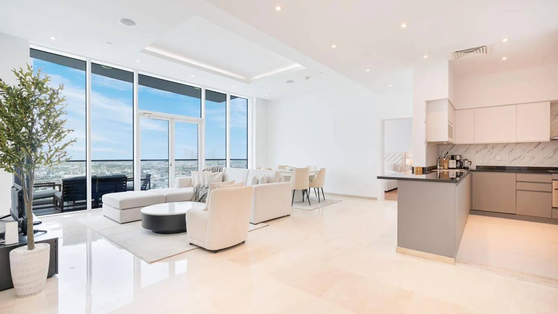 Palm Home Next To Nakheel Mall With Private Beach Dubai Apartment